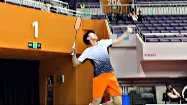 林丹杯的遇到了丹哥当年的对手 打不赢你就剪赢你