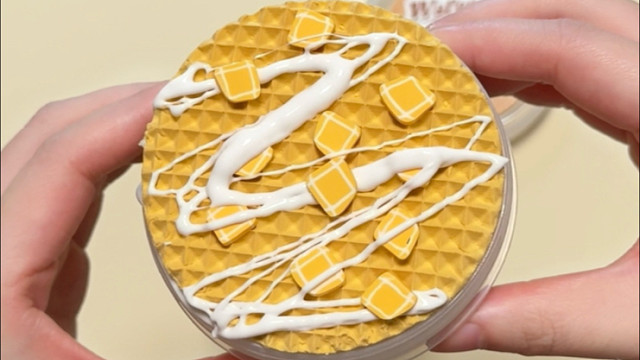 按压黄油华夫饼