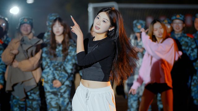 唯一美晕！军训kpop随舞