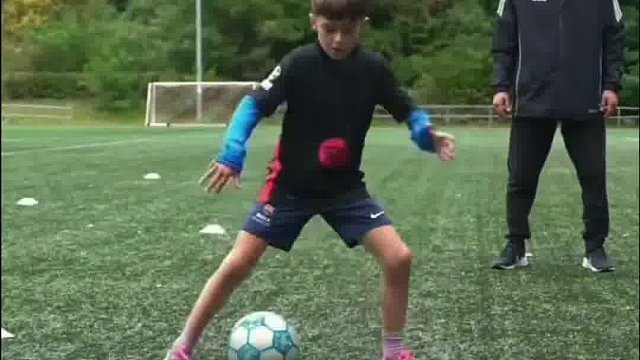 每天过人技巧训练半小时！球渣变球霸