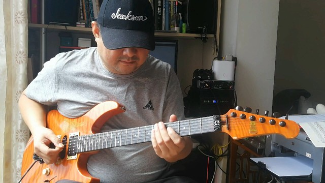 好听的电吉他分解和弦riff西安张龙吉他教学