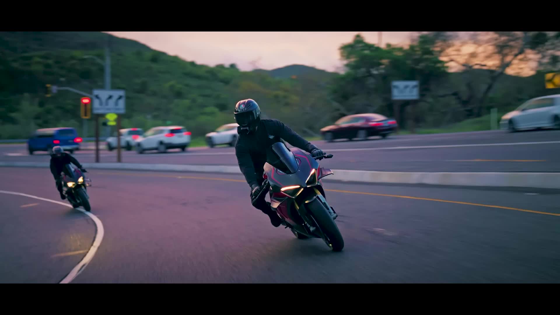 20260113 我们为何骑行  Panigale V4 天堂（特邀嘉宾：Revrozell、ImK