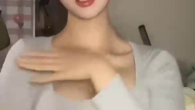 现在大学生真会化妆啊