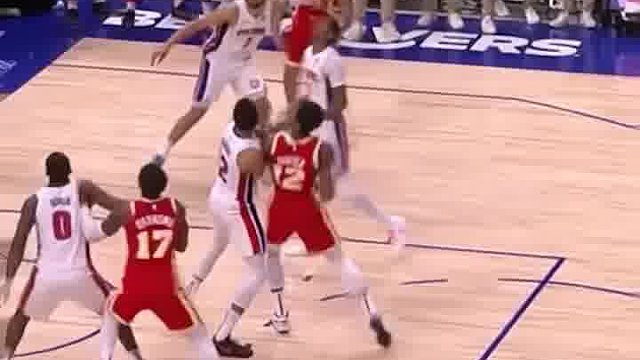 特雷杨后仰压哨命中