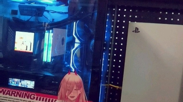 电脑终于不会黑屏了，原来是显卡电源线的问题