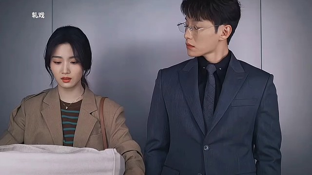 她就这样闯入他的世界，让他的生活泛起涟漪 #轧戏 #卢昱晓 #代旭