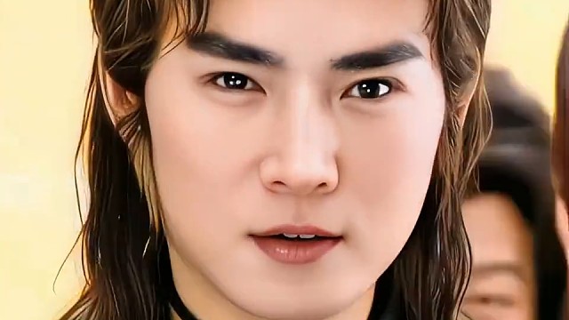 “一张权威的脸后面，是一张更权威的脸”