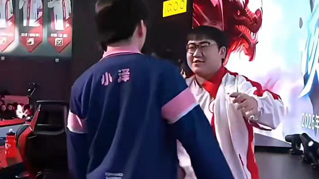 武将杀人诛屁股
小泽骂骂咧咧