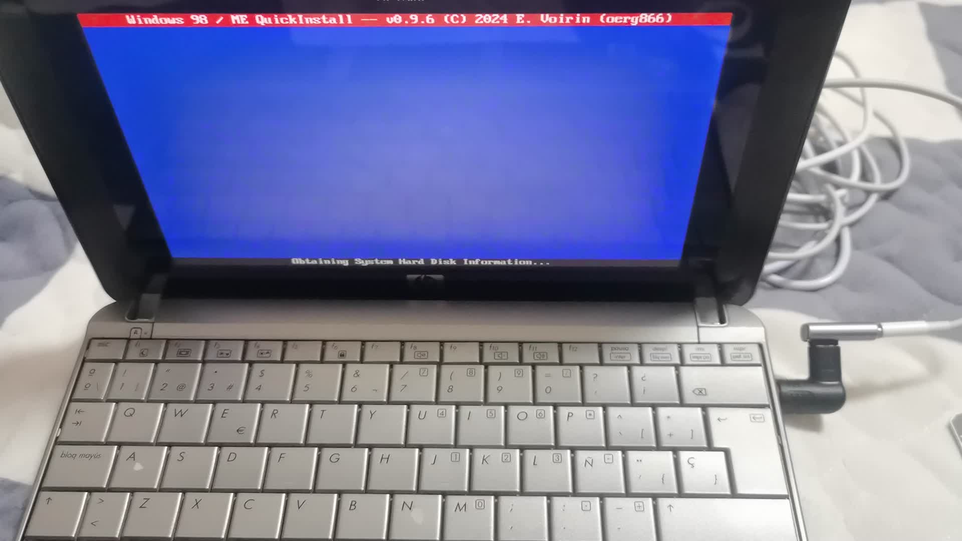 120包邮的HP2133威盛中国芯笔记本高配1.6G低分屏装WIN98上