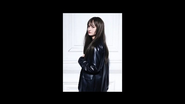 介绍一下，这是来自多元宇宙的三妹！30岁生日快乐！