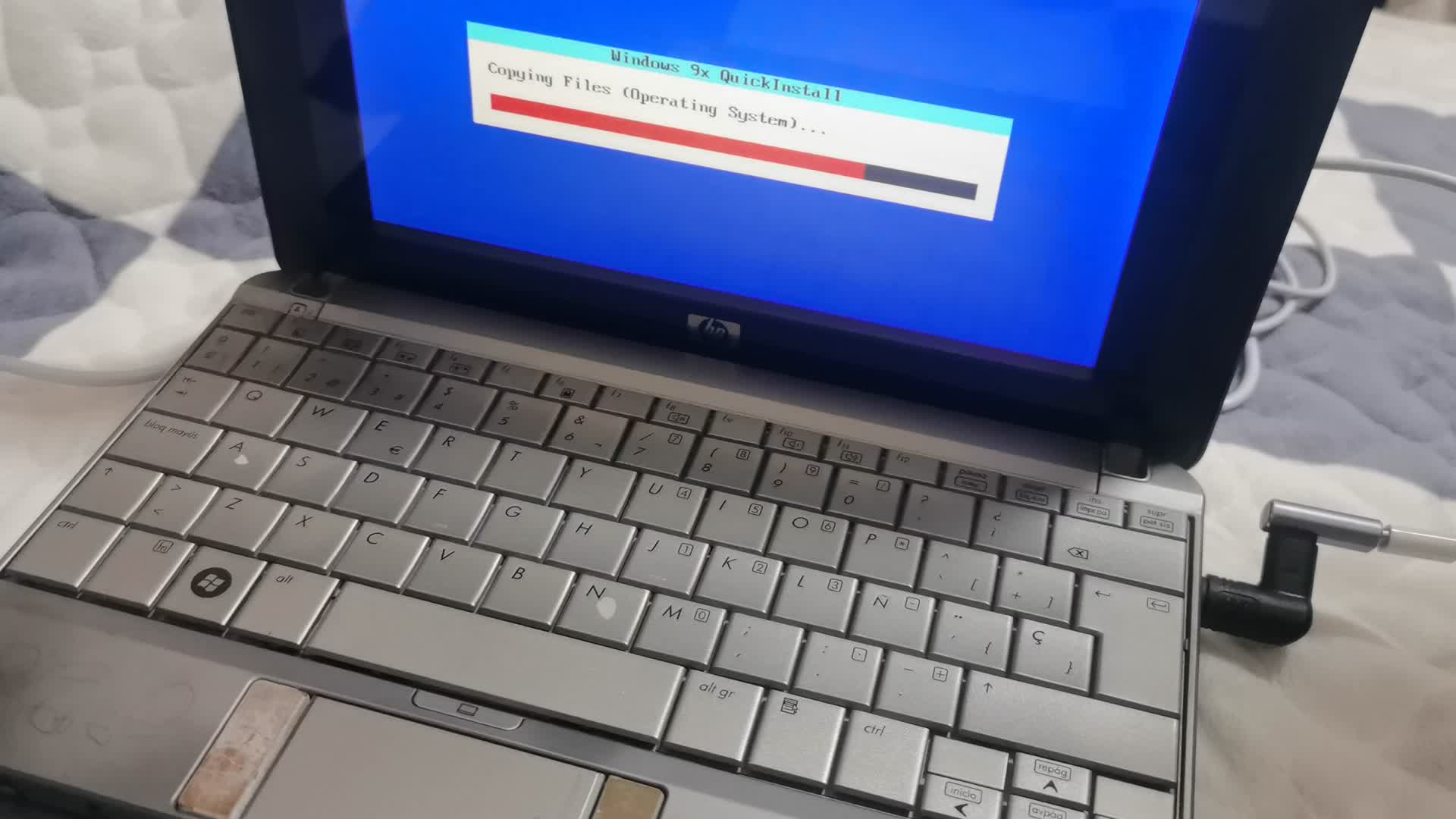 120包邮的HP2133威盛中国芯笔记本高配1.6G低分屏装WIN98中