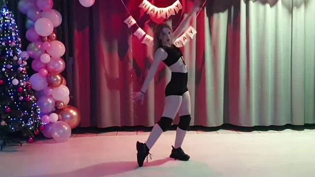 俄罗斯姑娘才艺表演24.02.16_伊莉娜01