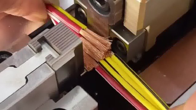 恒友音达超声波  超声波塑料焊接机