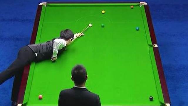 丁俊晖续命局釜底抽薪，连做神级斯诺克，袁思俊痛失赛点局