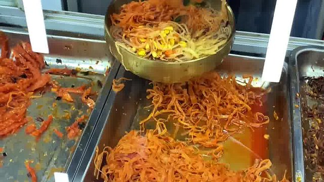 真好吃！下次早点去，一定要吃到老板反复说好吃的茄子和豆角