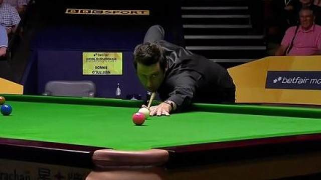 奥沙利文做天才型斯诺克，看的霍金斯挠头苦笑：非要这样吗
