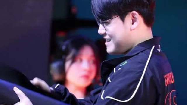 260122 LCK CUP HLE vs BRO 赛前调试被粉丝逗笑了 ：请一定要赢啊 ：希望能早
