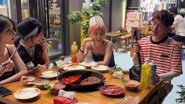 “我们无法判断某一瞬间的价值直到它变成回忆！！”