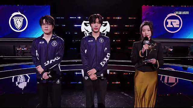 【深圳 赛后采访】 (周诣涛)： 不知道，玩的不是很多； 就不知道啊，点教(点点-吴亮)给我硬塞的；