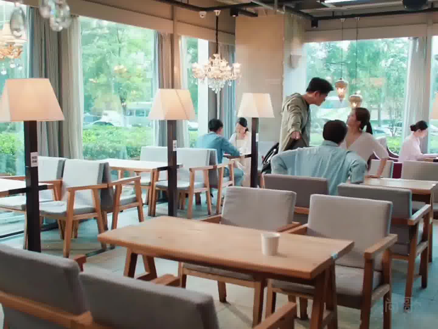 蟑螂君你要干什么哈哈哈