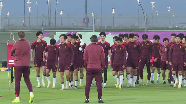 在U23亚洲杯决赛前夕，中国U23男足于沙特吉达的最后一练中，顶着刚过去的沙尘暴完成备战，球员们以轻