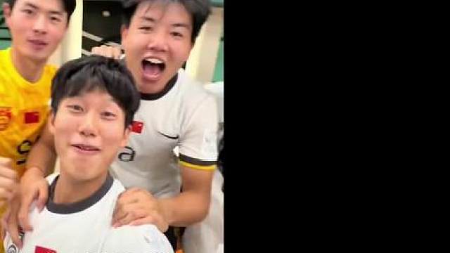 安东尼奥：就前一天吧！全队上下埋怨我，一个西班牙人怎么弄得跟希腊队似的。那一瞬间我打了一激灵：对哦！我好像是西班牙人哦！