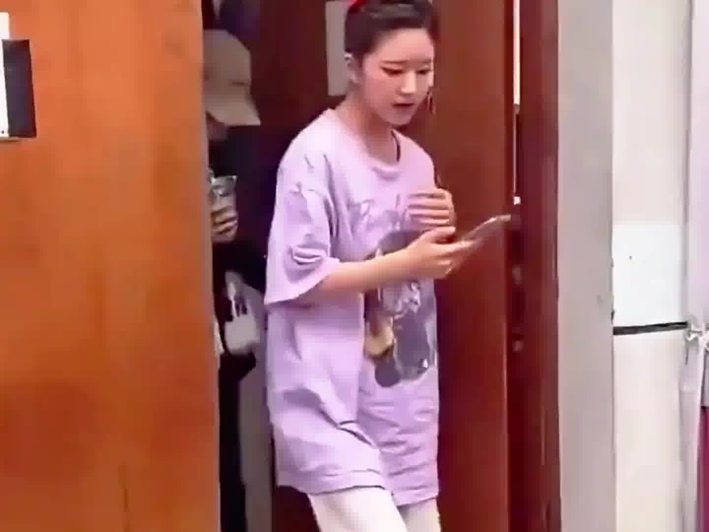 赵露思遇听到粉丝对她说土味情话