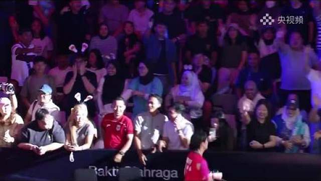 解锁生涯第20个世界羽联巡回赛冠军！时隔4年再捧印尼大师赛奖杯，2026赛季以超级500赛冠军强势开