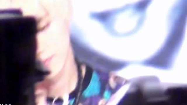 来看看早期的小鹿斑比吧 鹿晗本来人就长得帅，人品也很好，根本不用别人去说。  ​​​