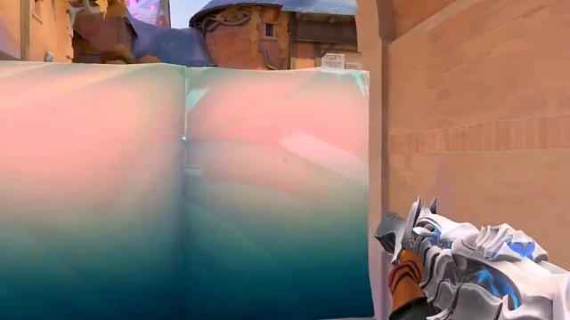 雷兹和奶妈配合的很好，直接展示小飞车来咯