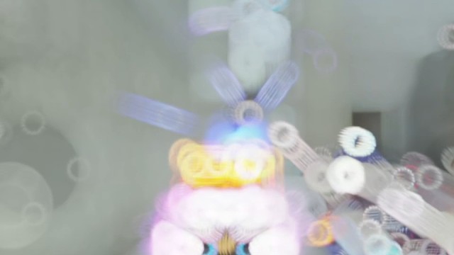 “想念变成空气在叹息 多么想要躺在你怀里”