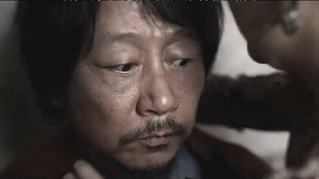 单身快一辈子的男人，靠心疼人得到了洗头妹的芳心