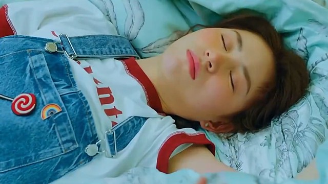 天上掉下的个儿媳妇 就是不知道是那个儿子的