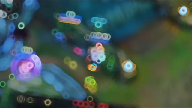 雨滴一直嘀嗒嘀嗒嘀，窗外的你呢