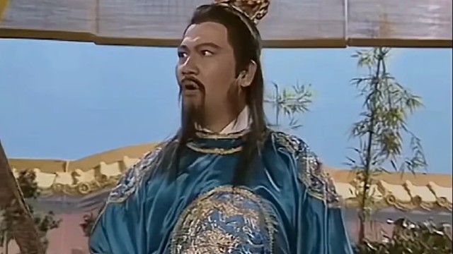 先皇御赐四大兵器，上打昏君下打谗臣！＃影视片段＃！