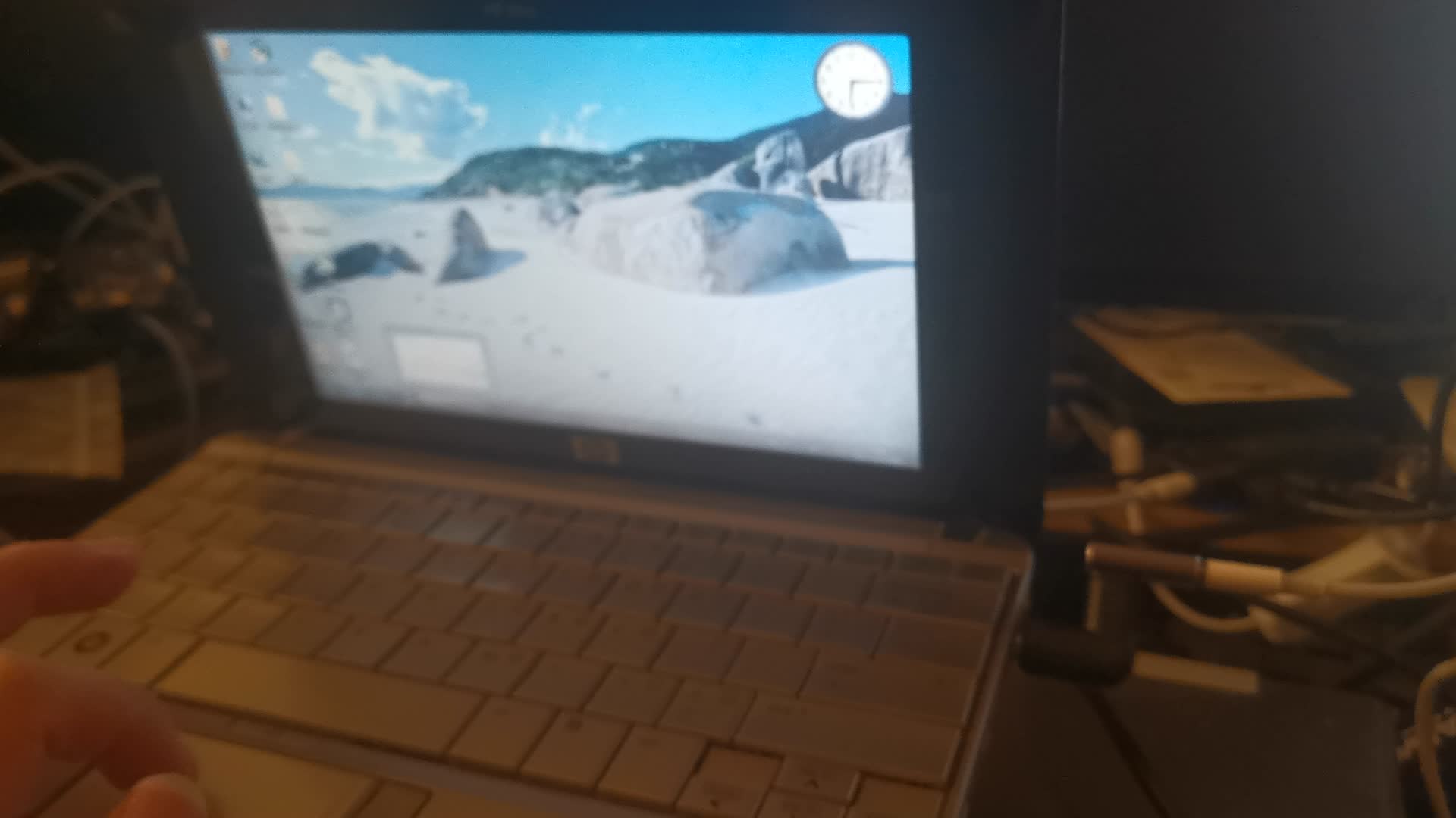 12包邮的路由器散热风扇上机测试（HPmini2133威盛中国芯笔记本散热）