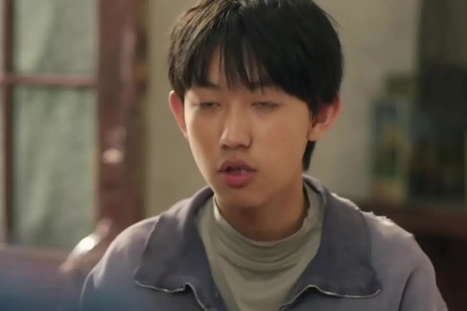 男孩不语，只一味的输出伤害