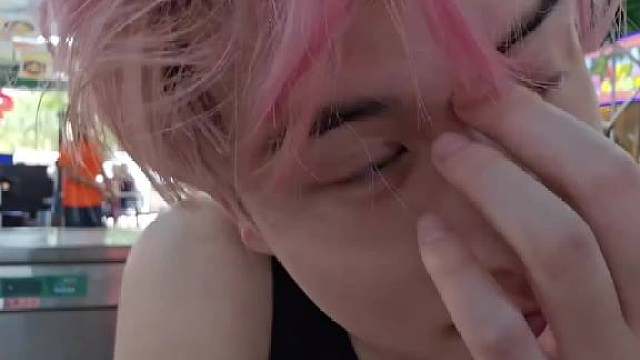 童锦程说刘亦菲40岁他也不介意林志玲50岁他也不介意想和林志玲牵手，他还说杨幂还行。不过刘亦菲，林志