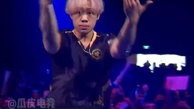 指挥交通这块/.