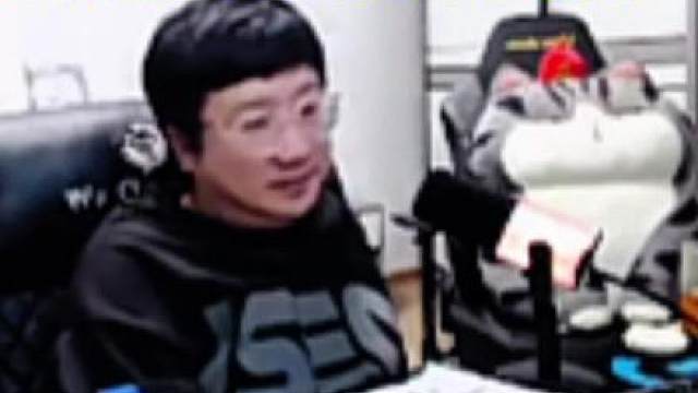 AG对战情久势均力敌，北笙锐评中路小凡不属于AG这个段位：误入高端局