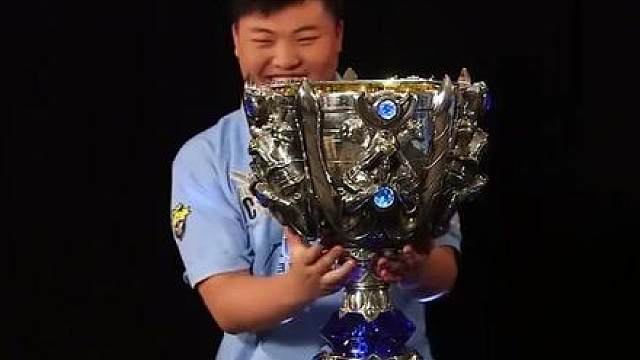 【Uzi】30分钟纪录片初章《我是狂小狗》天才少年横空出世！