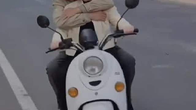 大爷让你不老实！这下好了！哈哈