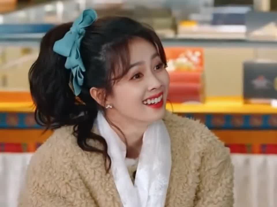 宋雨琦嘴里念着郑恺眼睛却看不到人