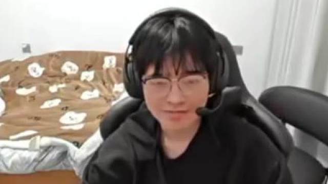 仇人所在的队伍输了，就这样拍手叫好哈哈哈