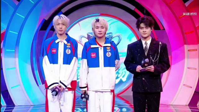 九尾赛后采访 “终于赢了吧” “不知道多少胜场” “看阵容吧，主要这英雄比赛胜率比较低” “看英雄吧