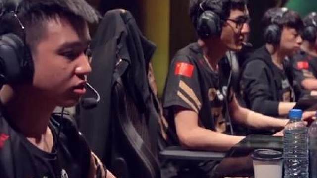 我第一次也是唯一一次听外国人齐声高呼一个中国选手的名字 UZI