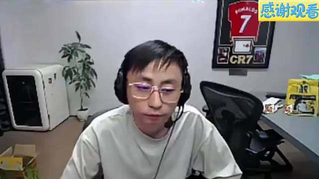 你们误会bin哥了，他体重基数大，腰不太好，再加上训练需要每天坐着，腰间盘突出弯不下来。