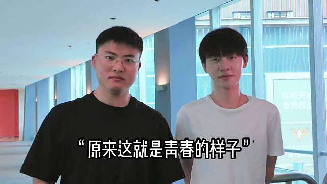 好家伙！没想到今天居然等到Uzi官宣回归直播了，全新车队里还有老队友小明，又能看到Uzi和小明一起打