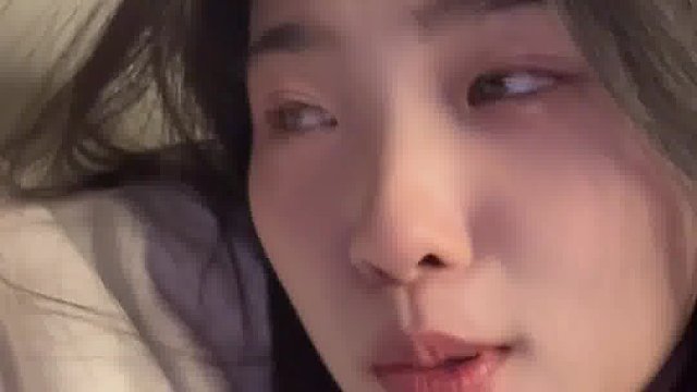 当你有一个喜欢咬你的女朋友