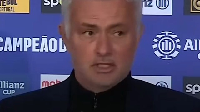 留守本菲卡的穆帅很精彩